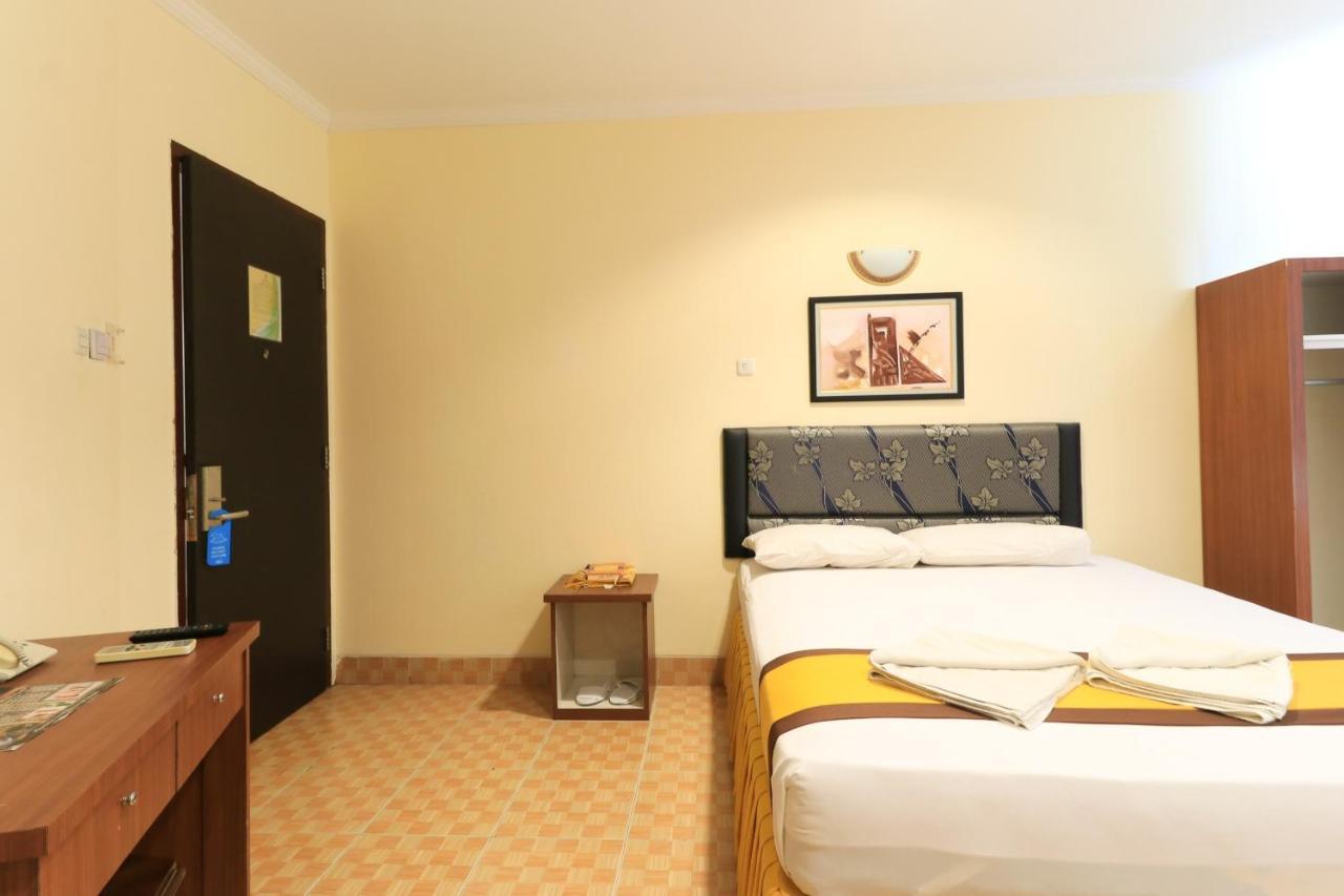Al-Badar Hotel Syariah 马卡萨 外观 照片