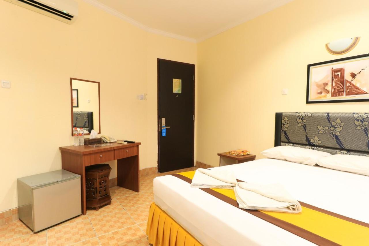 Al-Badar Hotel Syariah 马卡萨 外观 照片