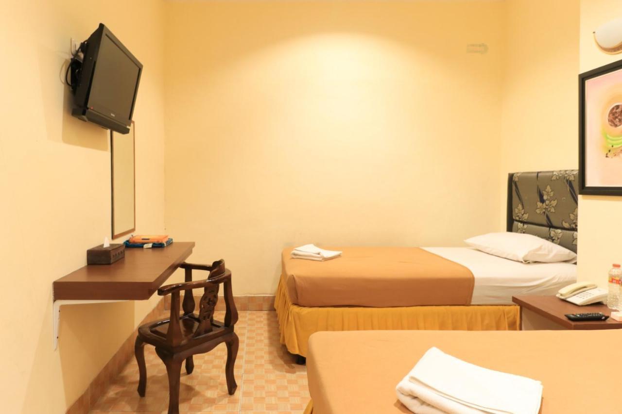 Al-Badar Hotel Syariah 马卡萨 外观 照片